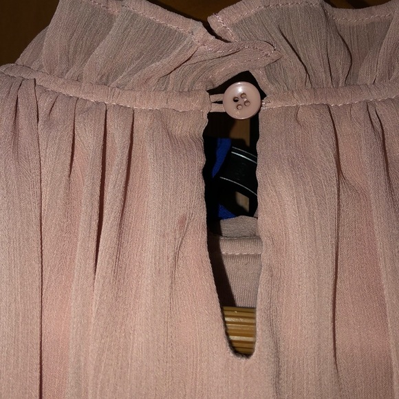 Tops - Picture 3 of 6